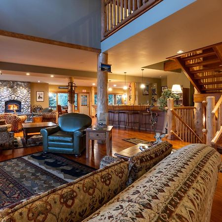 Vagabond Lodge At Kicking Horse Golden Kültér fotó